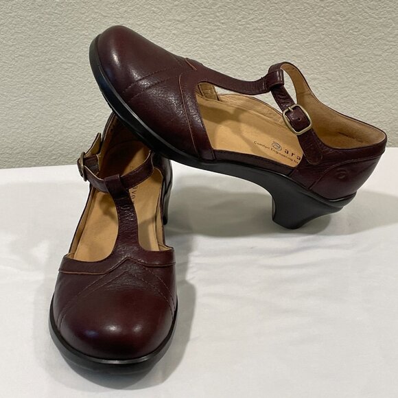 ARAVON "Maura" T-Strap Genuine Leather Pump, Wine - 6.5 B - Picture 3 of 12